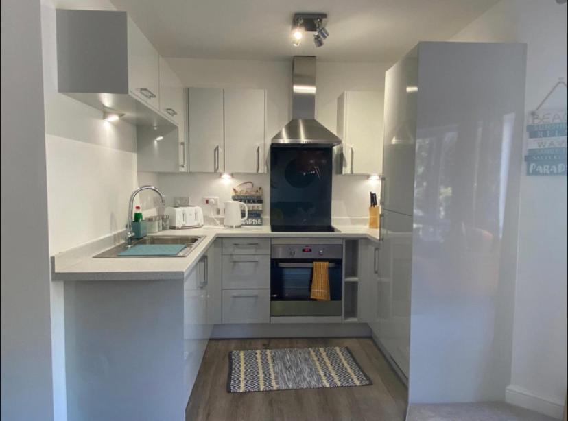 Luxury Modern 1Bed Sea View Apartment Рос-он-Сі Екстер'єр фото