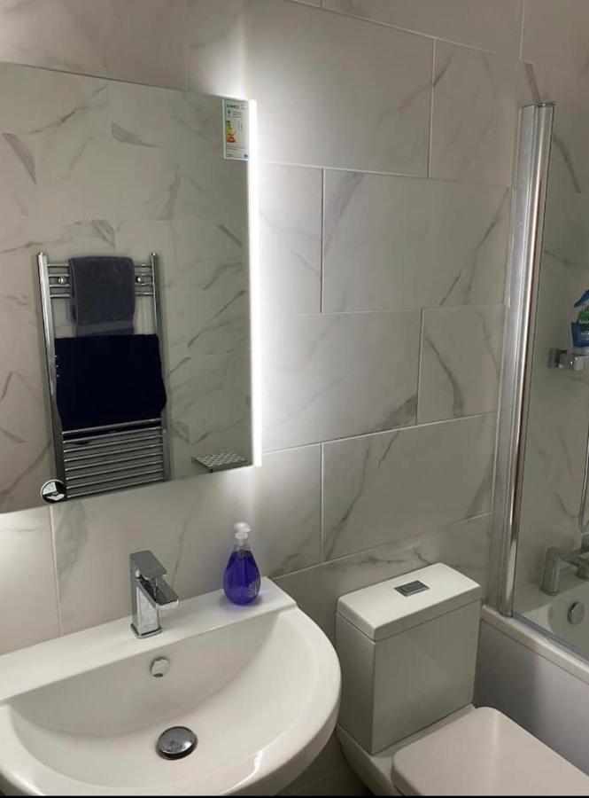 Luxury Modern 1Bed Sea View Apartment Рос-он-Сі Екстер'єр фото